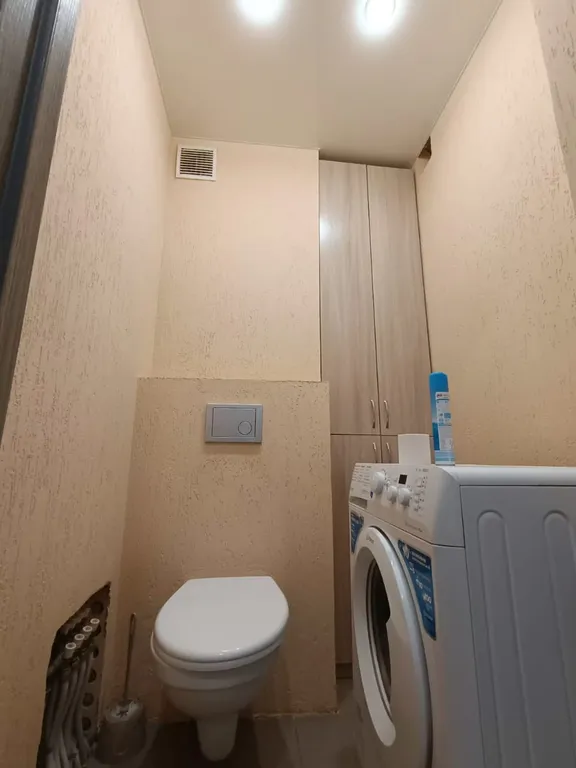 Квартира двухкомнатная на улице Радужной, 60 м², Чебоксары — ванная комната, фото 2