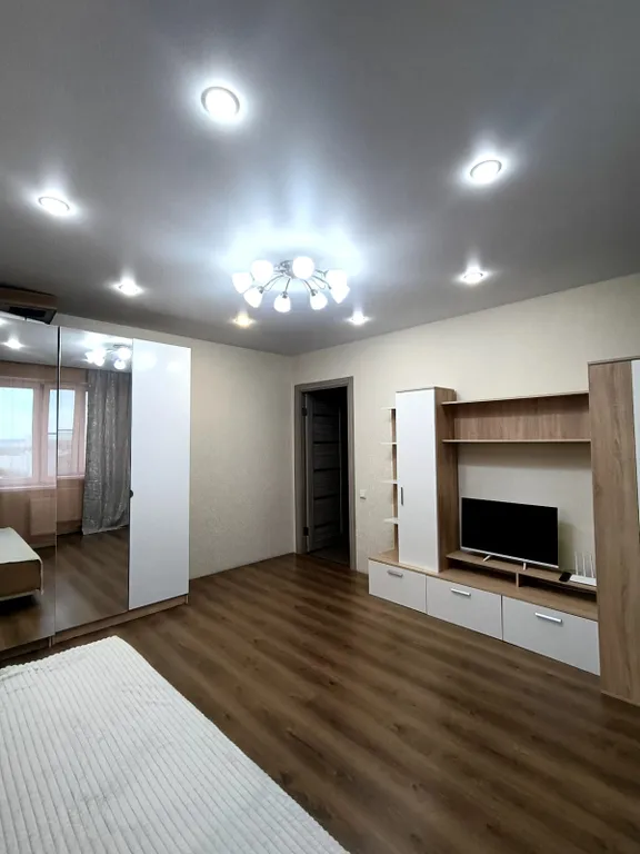 Квартира двухкомнатная на улице Радужной, 60 м², Чебоксары — фото 16