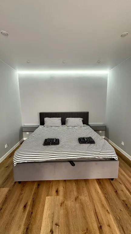 Квартира однокомнатная на улице Эшкинина, 45 м², Йошкар-Ола — спальня, фото 4