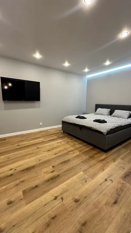 Квартира однокомнатная на улице Эшкинина, 45 м², Йошкар-Ола — спальня, фото 5