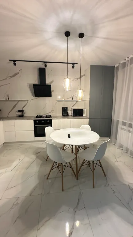Квартира однокомнатная на улице Эшкинина, 45 м², Йошкар-Ола — кухня, фото 6