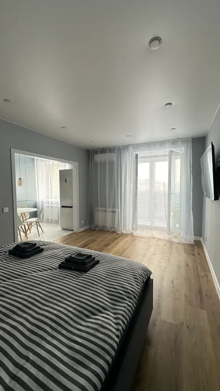 Квартира однокомнатная на улице Эшкинина, 45 м², Йошкар-Ола — спальня, фото 2