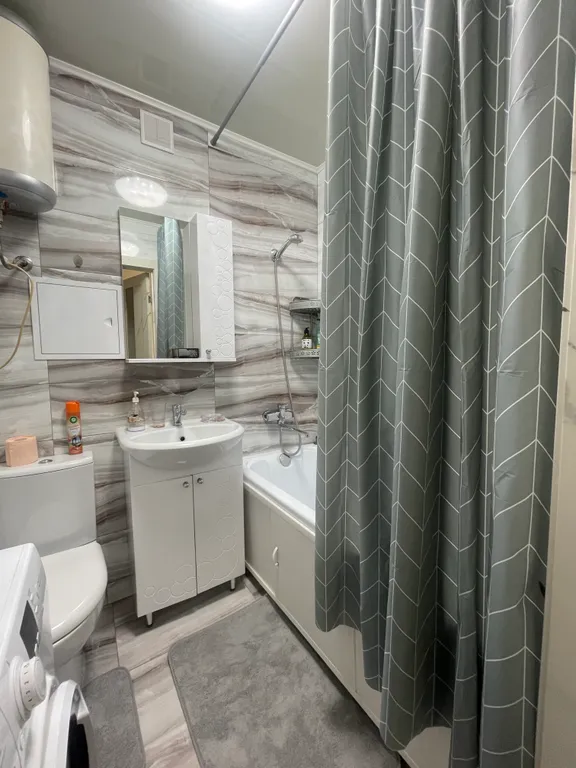 Квартира однокомнатная на улице Бирюкова, 35 м², Орехово-Зуево — ванная комната, фото 2
