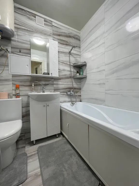 Квартира однокомнатная на улице Бирюкова, 35 м², Орехово-Зуево — ванная комната, фото 3