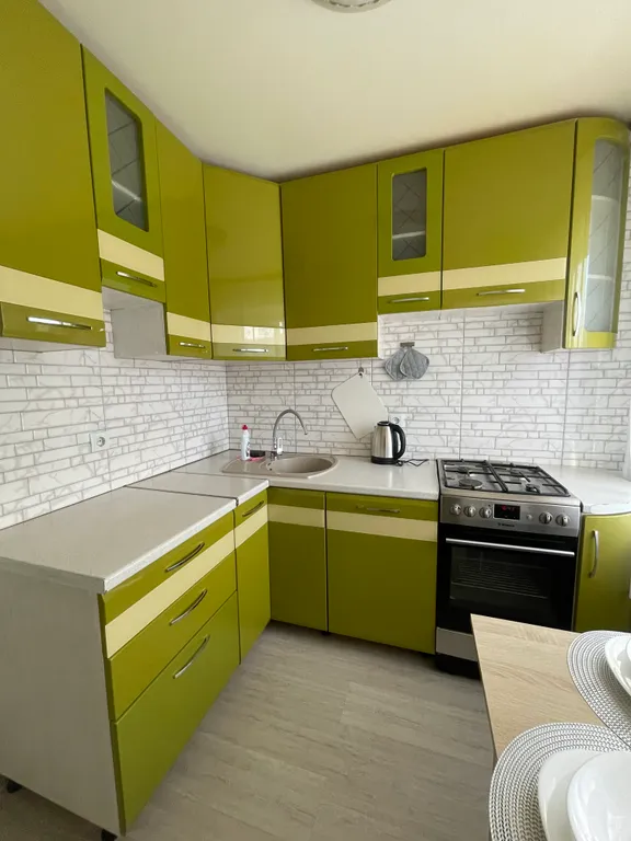 Квартира однокомнатная на улице Бирюкова, 35 м², Орехово-Зуево — кухня, фото 2