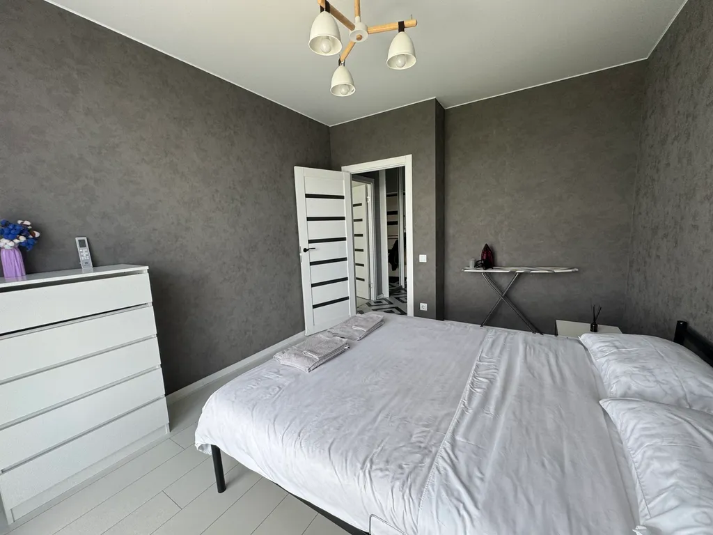Квартира однокомнатная на улице Быстрецкой, 40 м², Рязань — спальня, фото 4