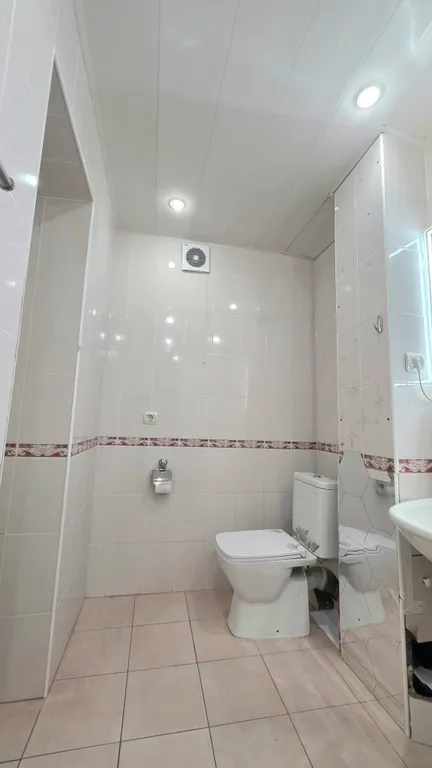 Квартира двухкомнатная на улице Коцоева, 70 м², Владикавказ — фото 25