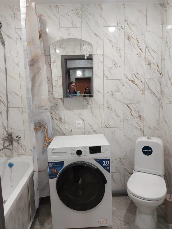 Квартира двухкомнатная на линии 4-я, 50 м², Маркс — ванная комната, фото 3