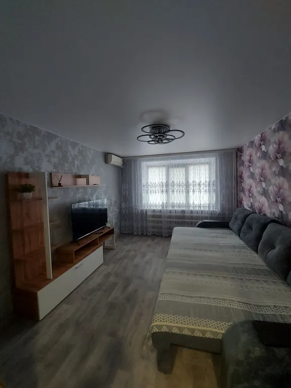 Квартира двухкомнатная на линии 4-я, 50 м², Маркс — спальня, фото 4