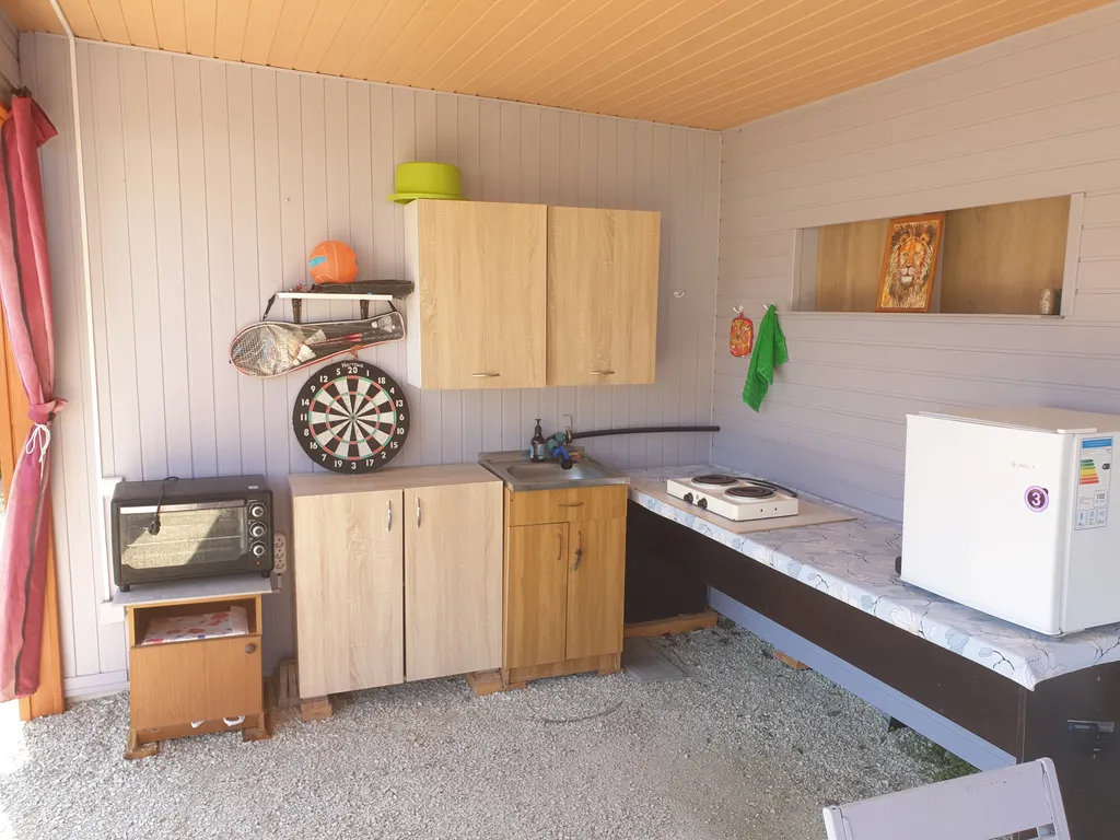 Дом 3-местный в СО Супсехском, 15 м², Сукко — кухня