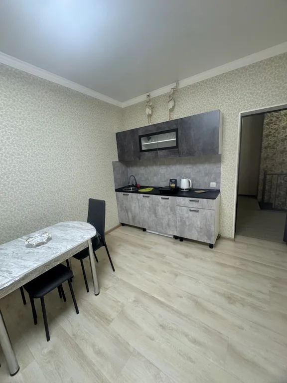 Квартира однокомнатная на улице Куйбышева, 54 м², Кисловодск — кухня, фото 5