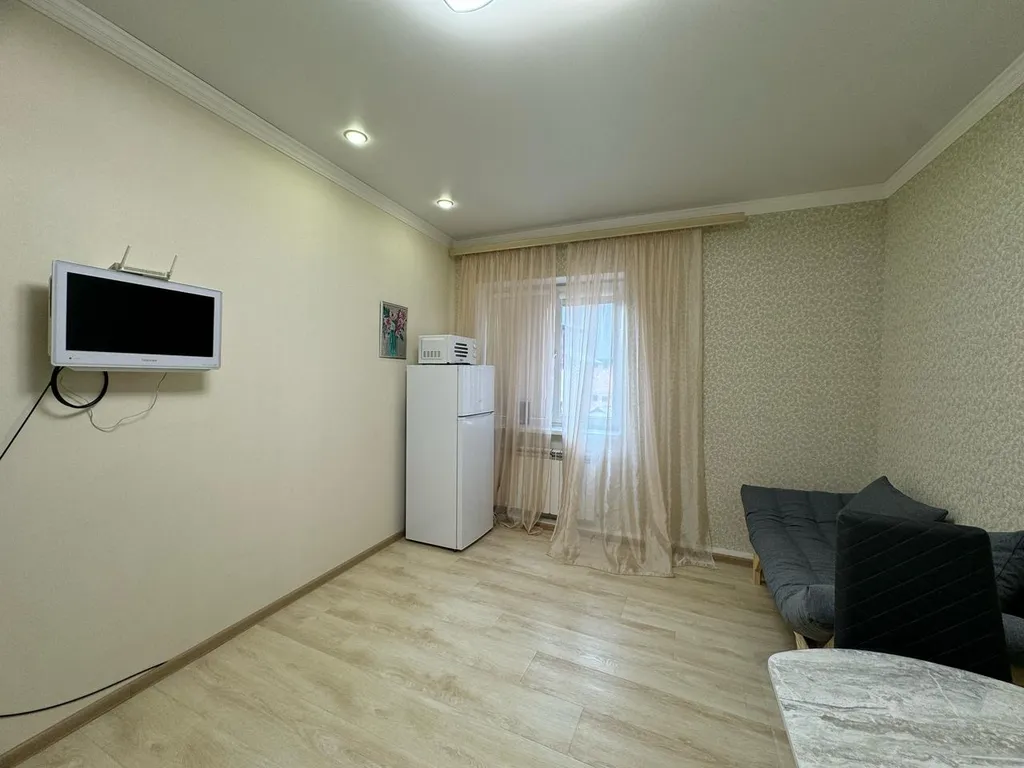 Квартира однокомнатная на улице Куйбышева, 54 м², Кисловодск — спальня, фото 7