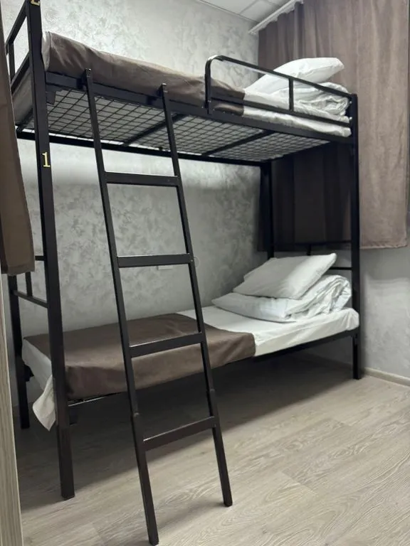 Двухместный номер с 2 отдельными кроватями с двухъярусной кроватью — Люкс — фото 2