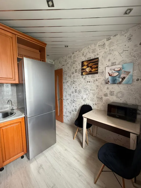 Квартира двухкомнатная в Ленинском, 41 м², Владивосток — кухня, фото 2