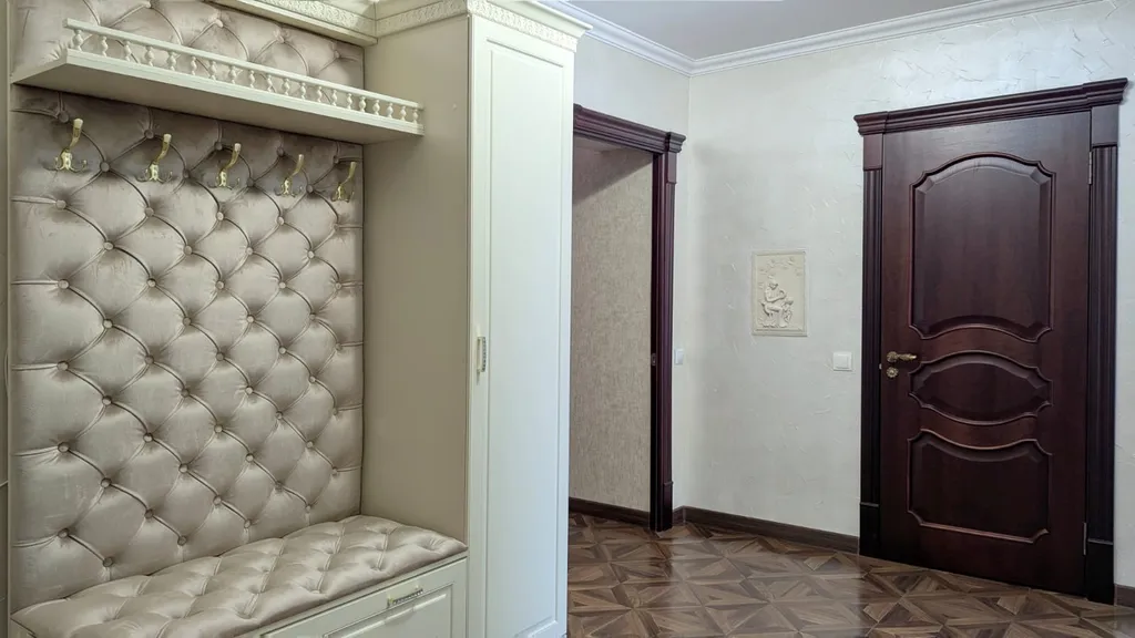 Квартира трёхкомнатная на улице Комарова, 75 м², Ессентуки — фото 27