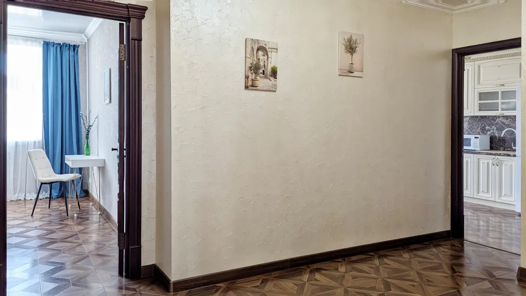 Квартира трёхкомнатная на улице Комарова, 75 м², Ессентуки — фото 30