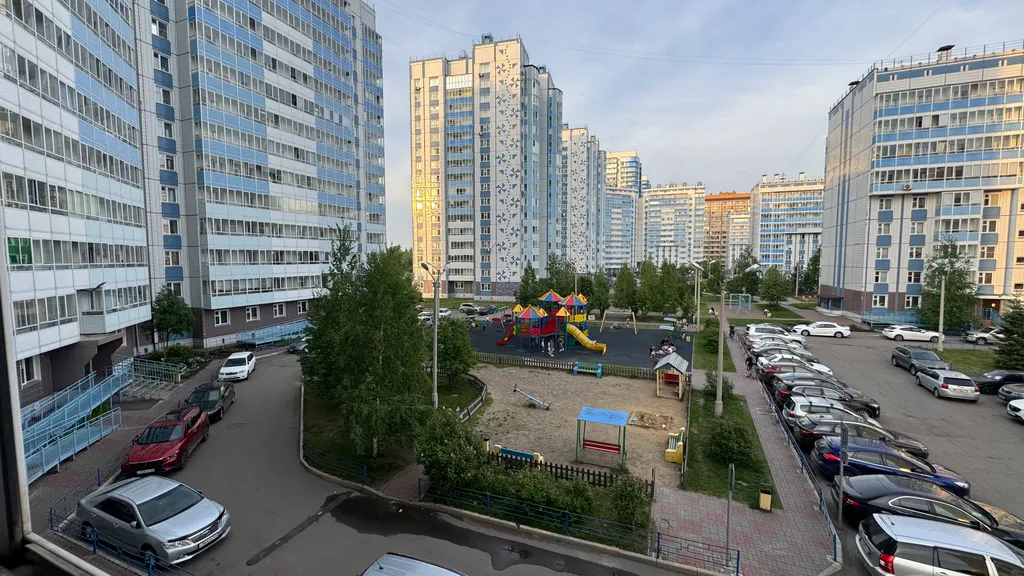 Квартира трёхкомнатная на набережной Ярыгинской, 71 м², Красноярск — фото 13
