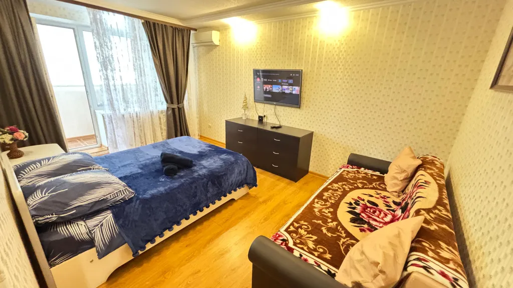 Квартира однокомнатная на улице 339-й Стрелковом Дивизии, 40 м², Ростов-на-Дону — спальня, фото 2