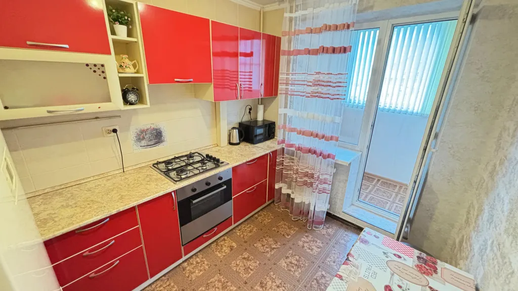 Квартира однокомнатная на улице 339-й Стрелковом Дивизии, 40 м², Ростов-на-Дону — кухня