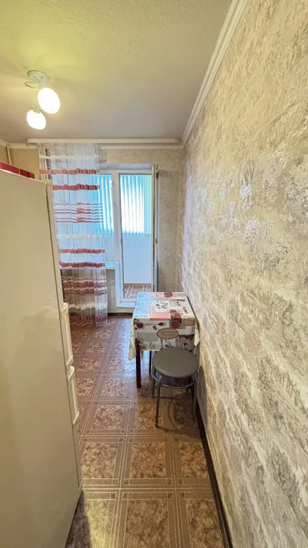 Квартира однокомнатная на улице 339-й Стрелковом Дивизии, 40 м², Ростов-на-Дону — кухня, фото 3