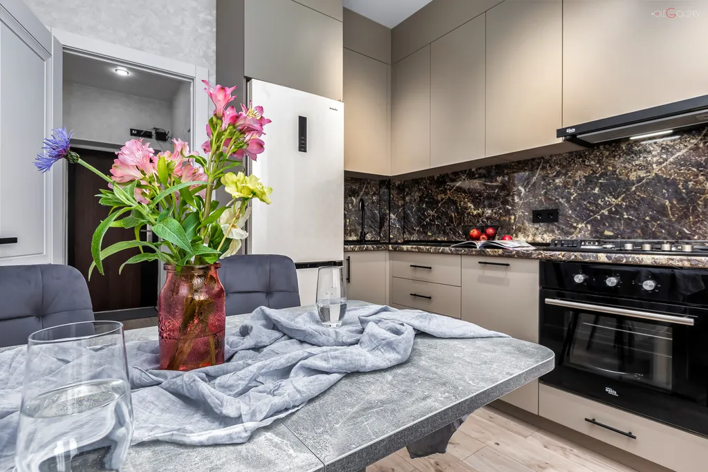 Квартира однокомнатная на улице Комарова, 38 м², Ессентуки — кухня, фото 5