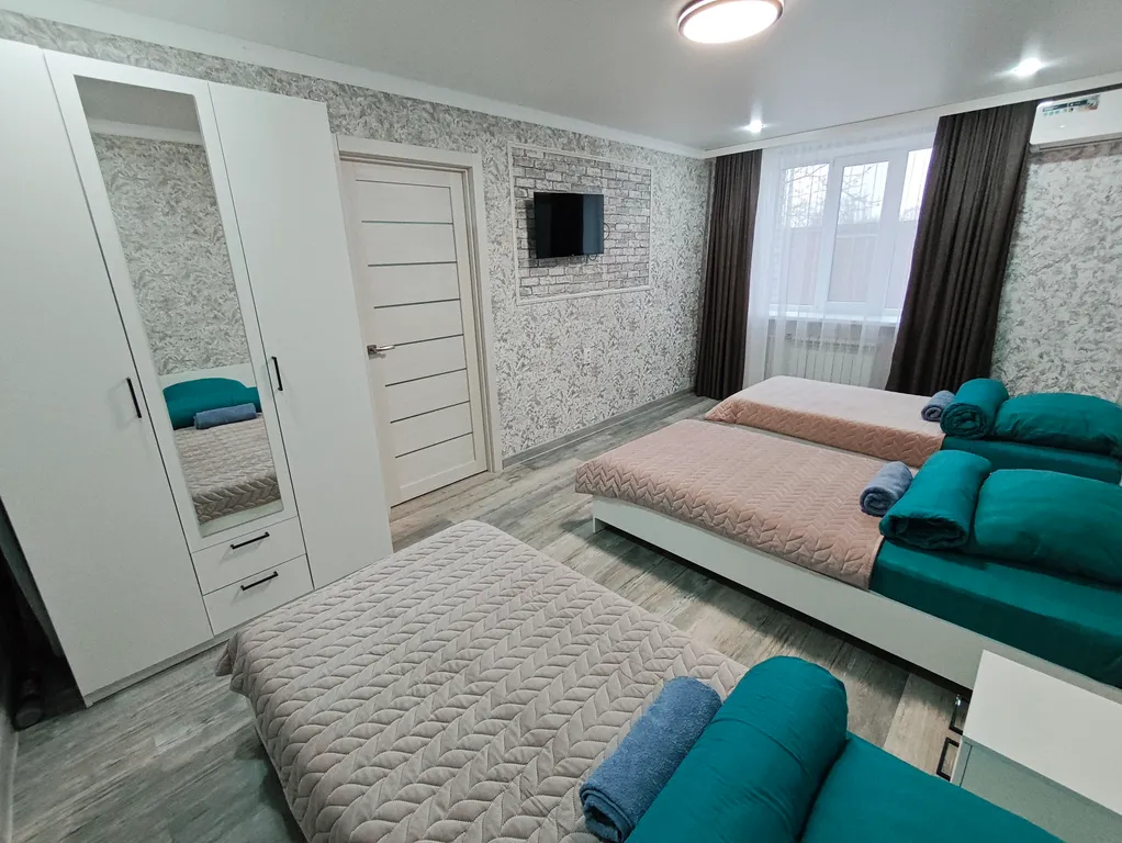 Квартира трёхкомнатная на улице Текстильной, 75 м², Шахты — фото 12