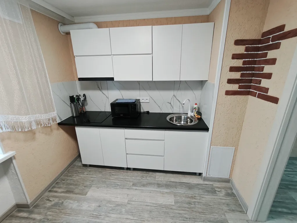 Квартира трёхкомнатная на улице Текстильной, 75 м², Шахты — фото 15