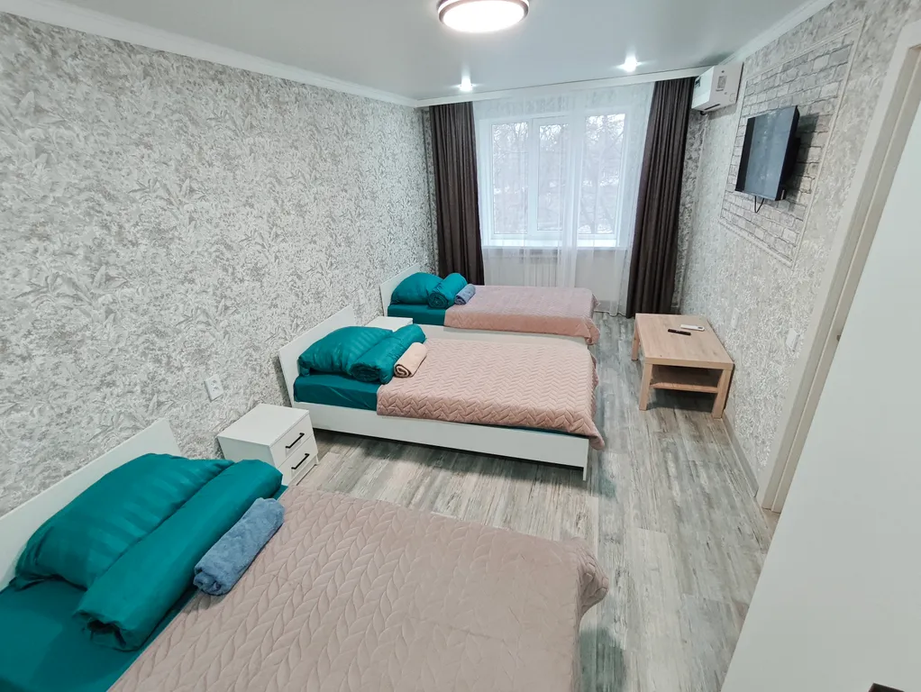 Квартира трёхкомнатная на улице Текстильной, 75 м², Шахты — фото 2