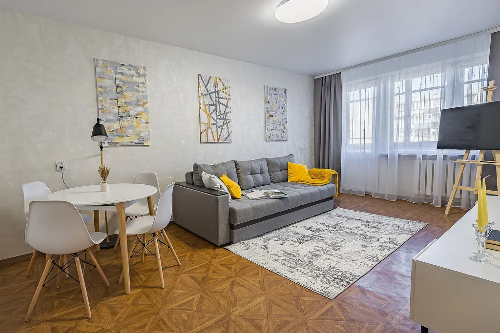 Квартира двухкомнатная на улице Героя Советского Союза Усилова, 64 м², Нижний Новгород — фото 2
