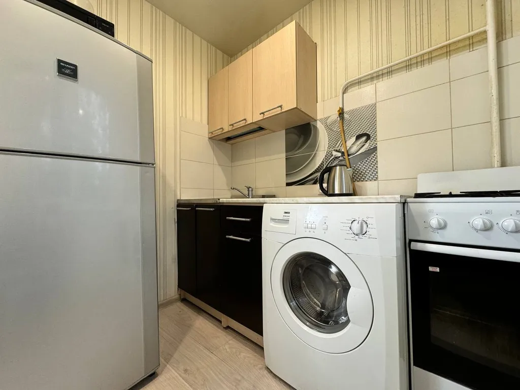 Квартира двухкомнатная у Чкаловской, в Ленинском, 48 м², Екатеринбург — кухня