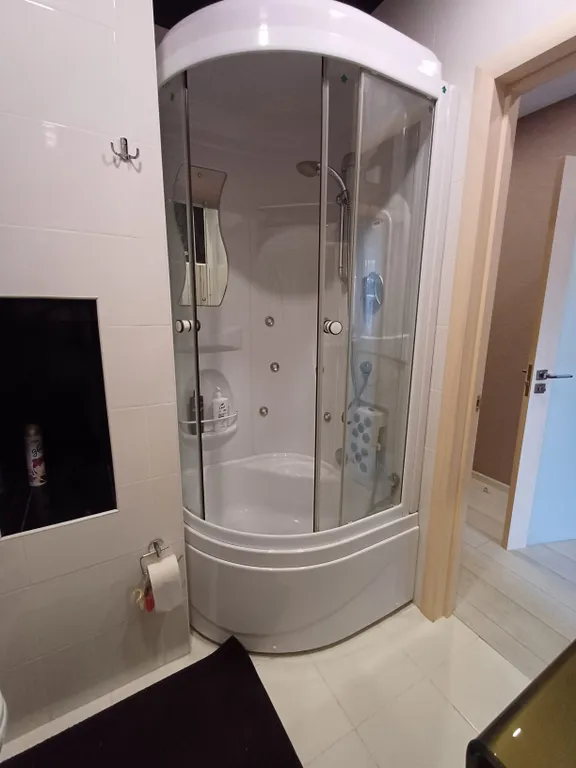 Квартира двухкомнатная в Самарском, 75 м², Самара — ванная комната, фото 2