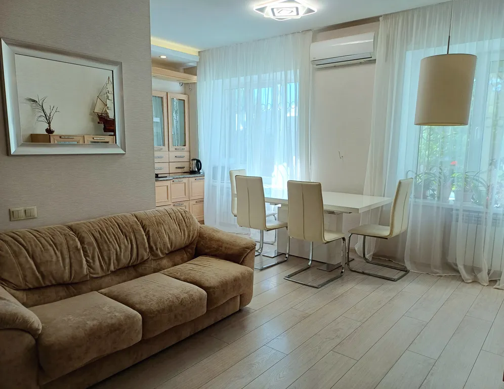 Квартира двухкомнатная в Самарском, 75 м², Самара — спальня, фото 6