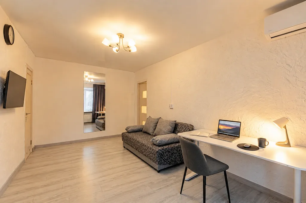 Квартира двухкомнатная у Площади Габдуллы Тукая, в Вахитовском, 48 м², Казань — спальня, фото 2
