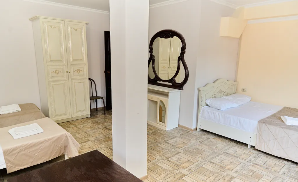 Четырёхместный номер полулюкс вид на горы