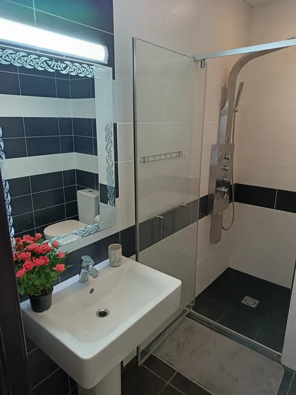 Квартира однокомнатная на улице Революционной, 65 м², Геленджик — фото 8