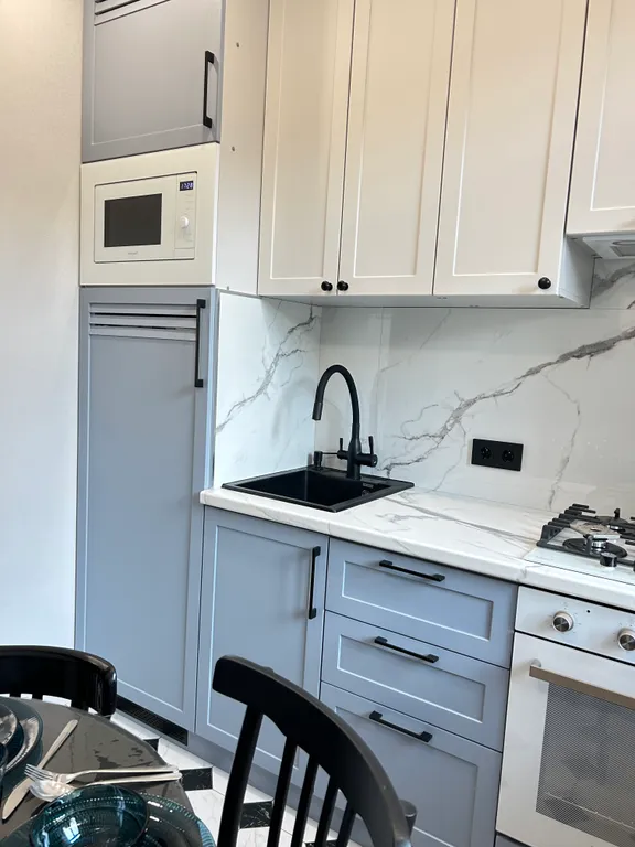 Квартира двухкомнатная на улице Куйбышева, 50 м², Кисловодск — кухня