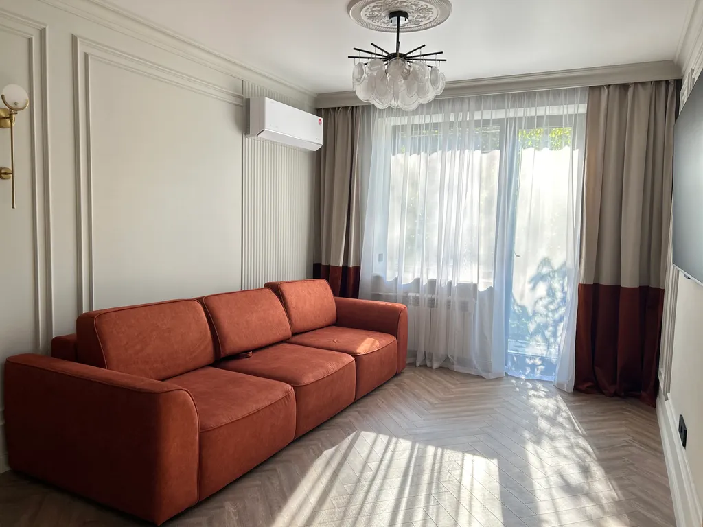 Квартира двухкомнатная на улице Куйбышева, 50 м², Кисловодск — спальня, фото 10