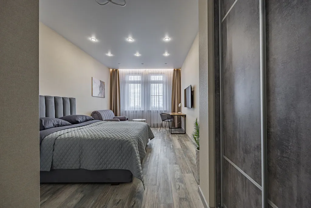 Квартира однокомнатная у Горьковской, в Кузнечихе, 55 м², Нижний Новгород — спальня, фото 9