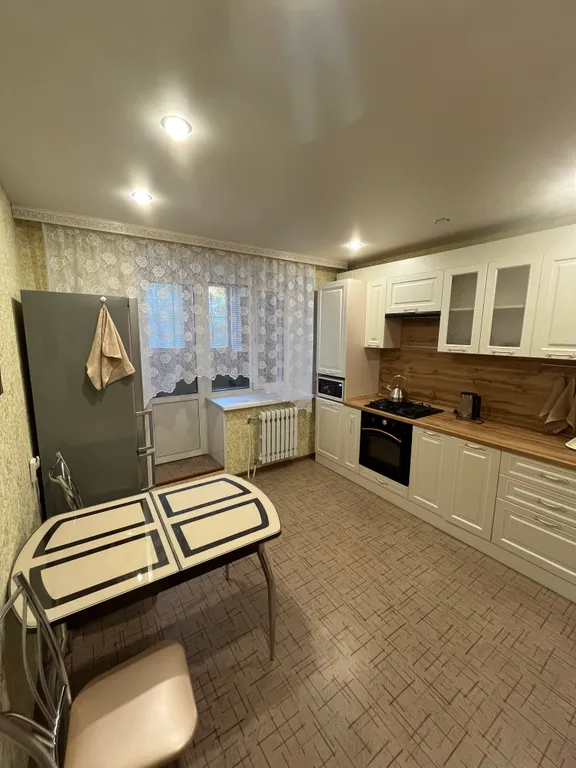Квартира двухкомнатная на улице Симанина, 58 м², Дивеево — кухня