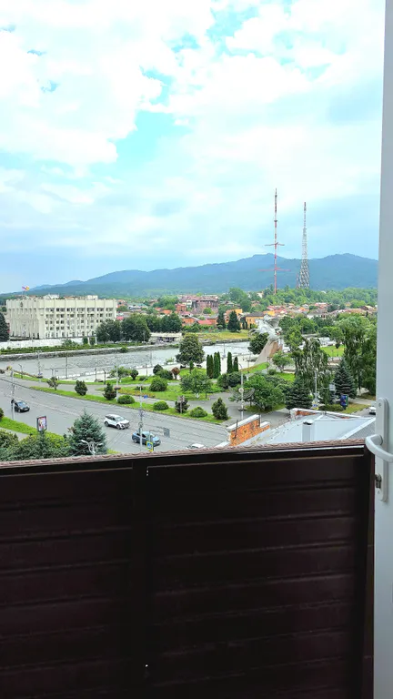 Квартира трёхкомнатная на улице Коцоева, 82 м², Владикавказ — вид из окна, фото 5