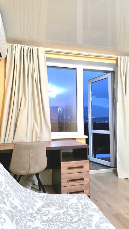 Квартира трёхкомнатная на улице Коцоева, 82 м², Владикавказ — вид из окна, фото 11