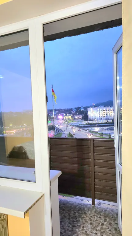 Квартира трёхкомнатная на улице Коцоева, 82 м², Владикавказ — вид из окна, фото 15