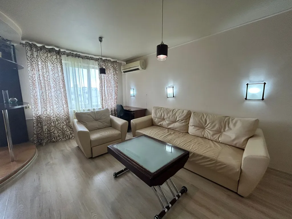 Квартира двухкомнатная в Дзержинском, 51 м², Волгоград — спальня, фото 4