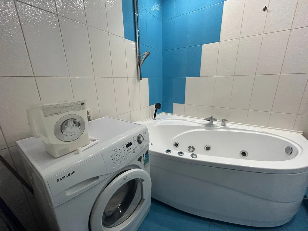 Квартира двухкомнатная в Дзержинском, 51 м², Волгоград — ванная комната