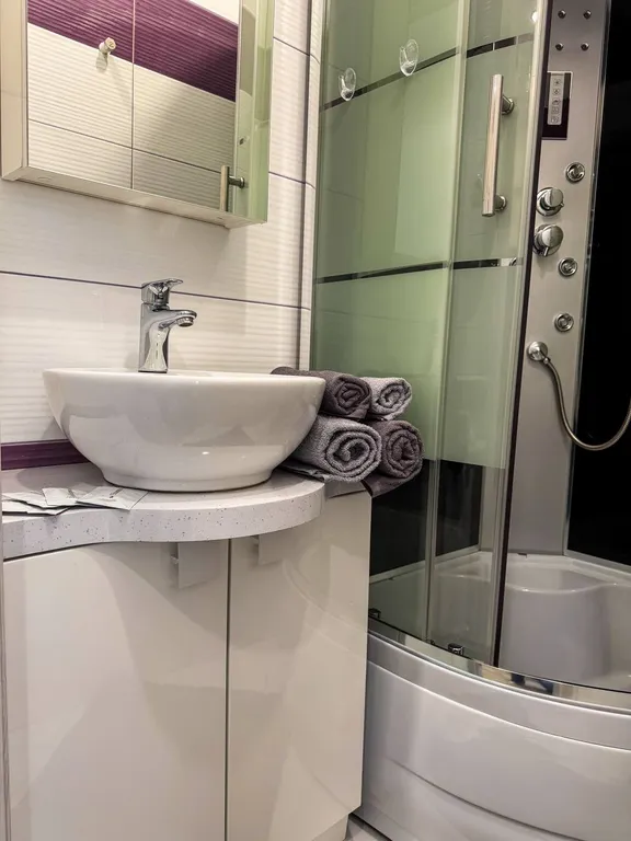 Квартира двухкомнатная в Кировском, 40 м², Красноярск — ванная комната