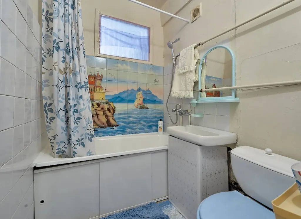 Квартира однокомнатная на улице Андрея Губина, 40 м², Кисловодск — ванная комната