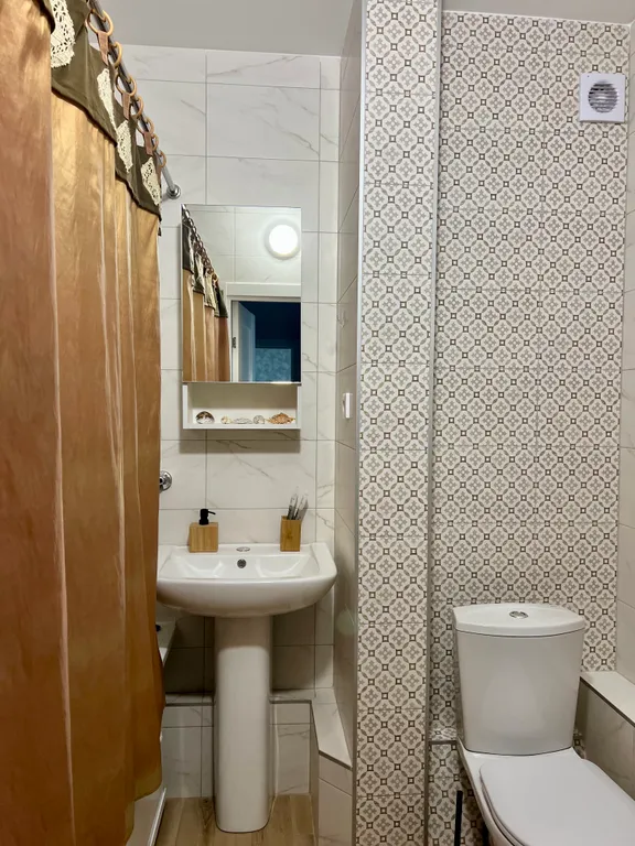 Квартира однокомнатная на улице Якова Павлова, 46 м², Великий Новгород — ванная комната, фото 2