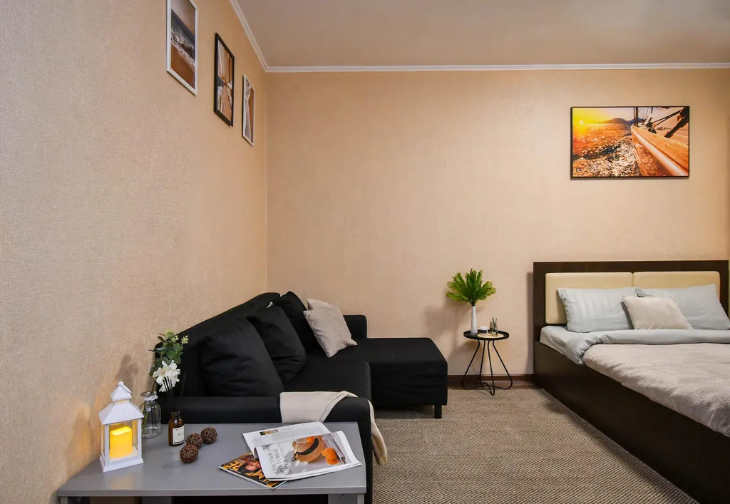 Студия однокомнатная в Железнодорожном, 32 м², Красноярск — спальня, фото 6