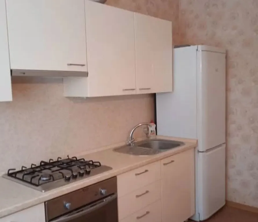 Квартира однокомнатная в Октябрьском, 37 м², Самара — кухня, фото 5