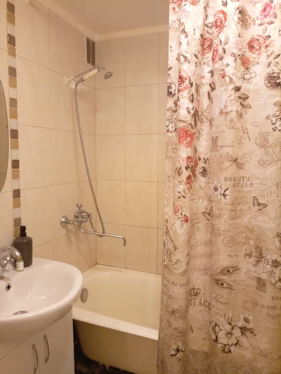 Квартира однокомнатная в Октябрьском, 37 м², Самара — ванная комната, фото 2